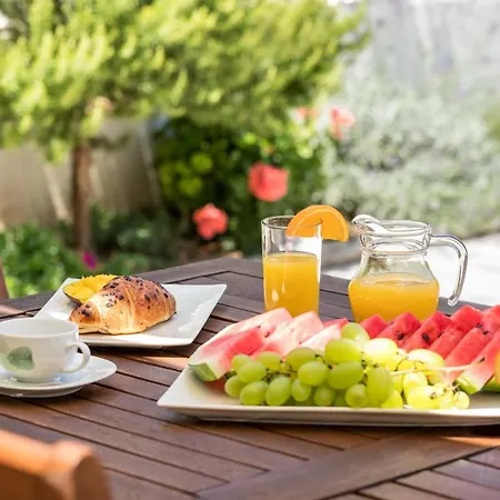 Tonina - Private Jacuzzi, Free Parking, Terrace Apartament