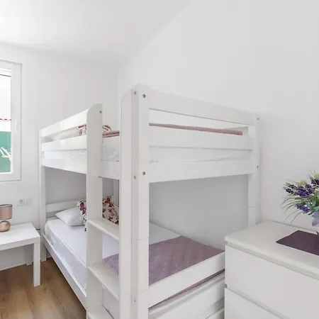 Tonina - Private Jacuzzi, Free Parking, Terrace Daire *