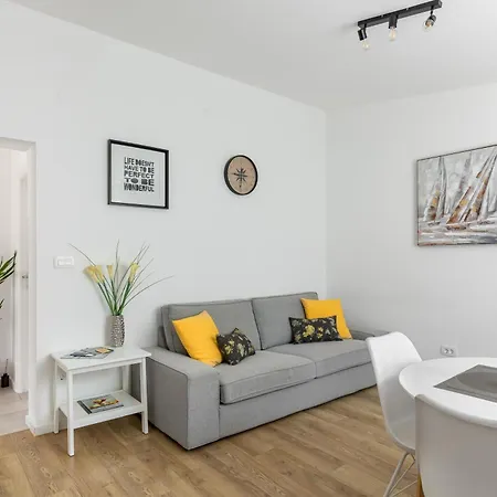 Tonina - Private Jacuzzi, Free Parking, Terrace Apartament Split